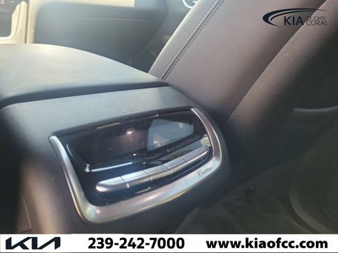 Used 2023 Cadillac XT6 Luxury w/ LPO, Premium Carpet Package FWD image 14