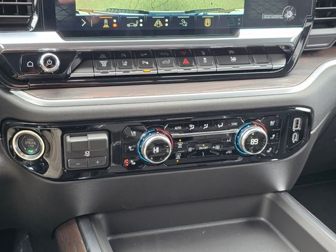 New 2026 GMC Sierra 2500 SLT w/ SLT Premium Package image 24