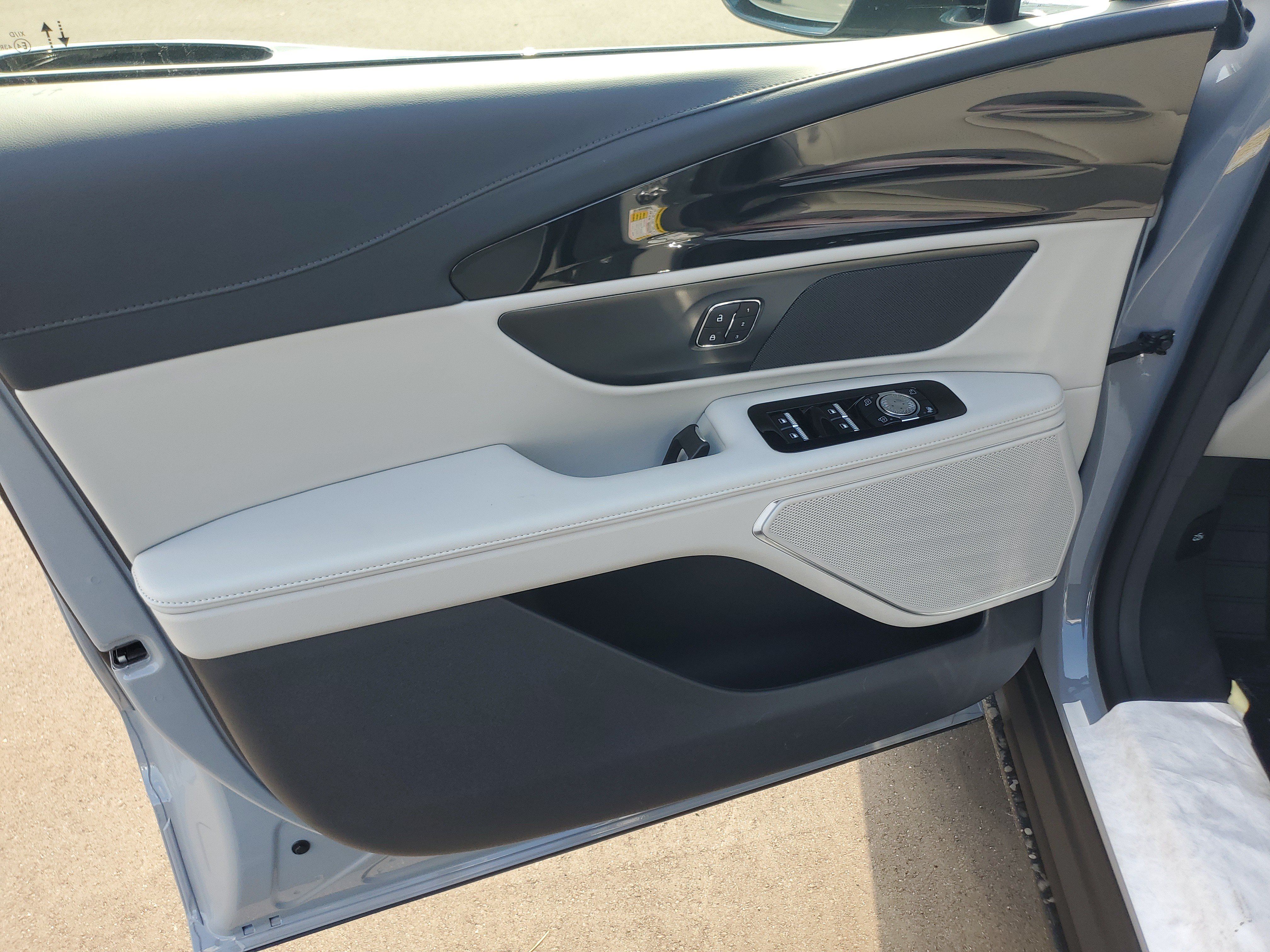 New 2026 Lincoln Nautilus Premier AWD/4WD image 8