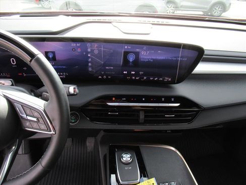 Used 2025 Buick Enclave Avenir w/ Super Cruise Package image 21