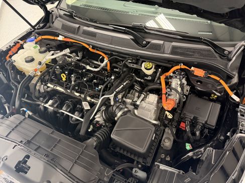 Used 2025 Lincoln Corsair Grand Touring w/ Equipment Group 301A image 31