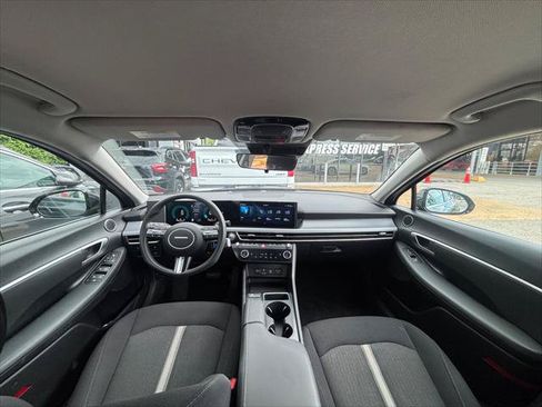 Used 2025 Hyundai Sonata SEL FWD image 23