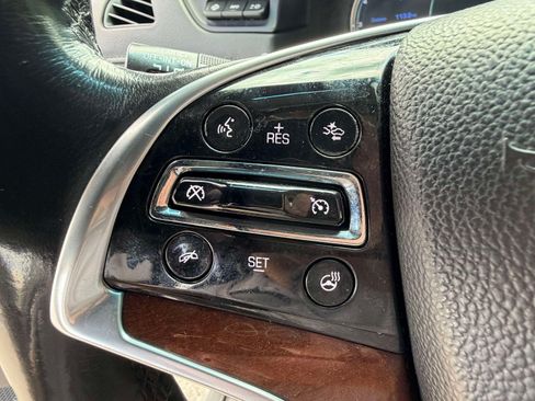 Used 2019 Cadillac Escalade ESV Luxury AWD/4WD image 14