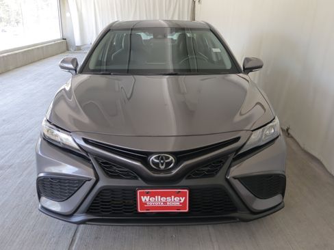 Used 2023 Toyota Camry SE w/ Cold Weather Package AWD/4WD image 3