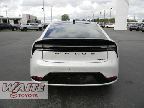 New 2026 Toyota Prius Plug-In Hybrid FWD image 3