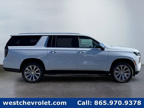 New 2026 Chevrolet Suburban Premier image 2