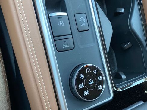 New 2026 Nissan Pathfinder Platinum AWD/4WD image 20