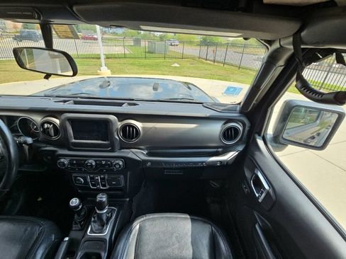 Used 2018 Jeep Wrangler Unlimited Sport S AWD/4WD image 25