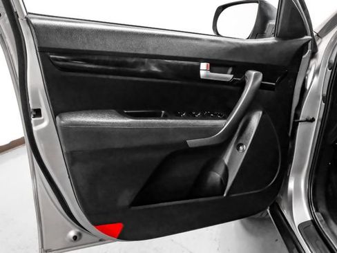 Used 2015 Kia Sorento EX image 49