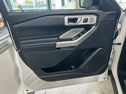Certified 2023 Ford Explorer Limited w/ Limited Technology Package image 10