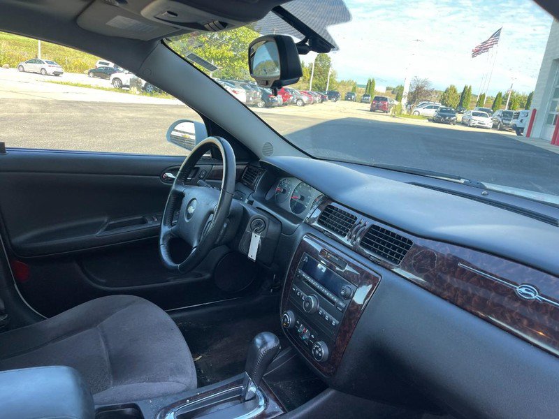 Used 2014 Chevrolet Impala LT w/ LT Sunroof Package FWD image 2