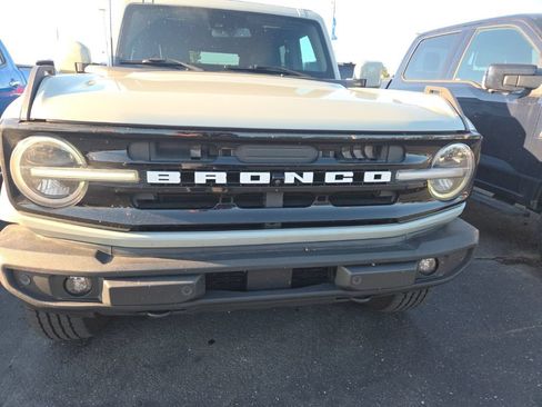 Used 2022 Ford Bronco Outer Banks AWD/4WD image 10
