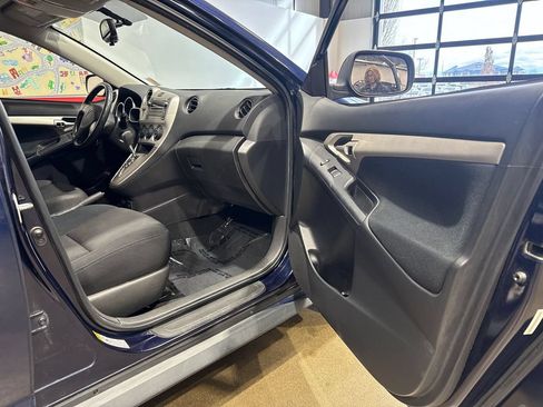 Used 2010 Pontiac Vibe AWD w/ Sun And Sound Package image 60