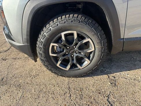 New 2026 Chevrolet Equinox ACTIV w/ Convenience Package III FWD image 5