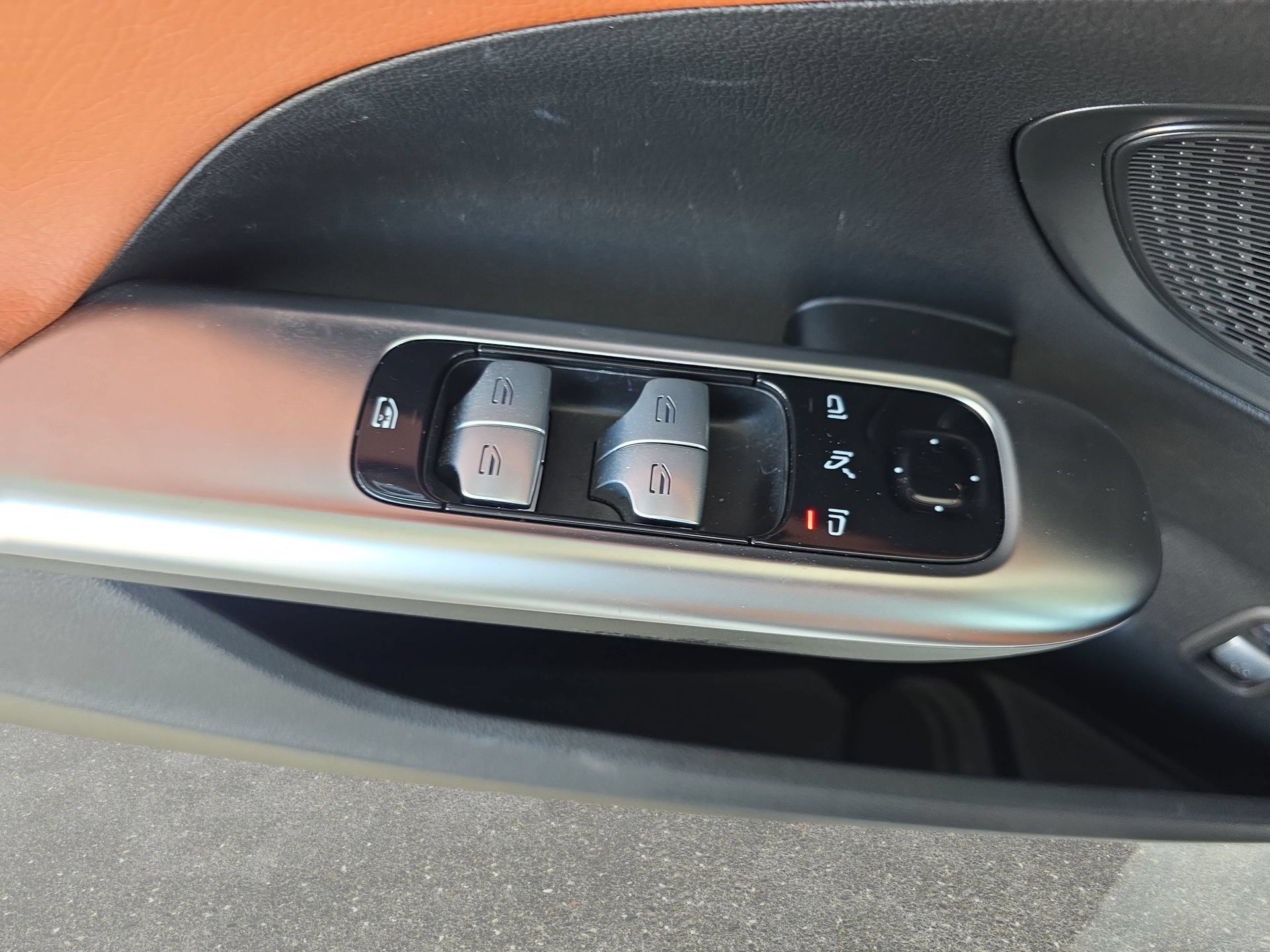 Used 2024 Mercedes-Benz C 300 Sedan image 27