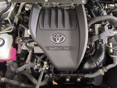 Used 2024 Toyota Highlander LE image 29