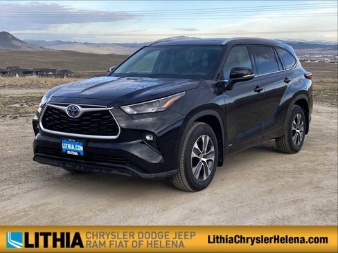 Used 2022 Toyota Highlander XLE image 1