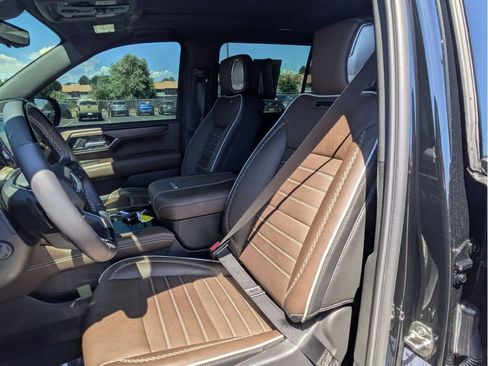 Used 2026 GMC Yukon XL Denali Ultimate w/ LPO, Floor Liner Package AWD/4WD image 12