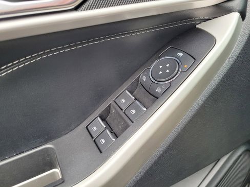 Used 2021 Ford Explorer XLT image 16