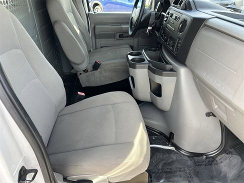 Used 2014 Ford E-250 and Econoline 250 image 10