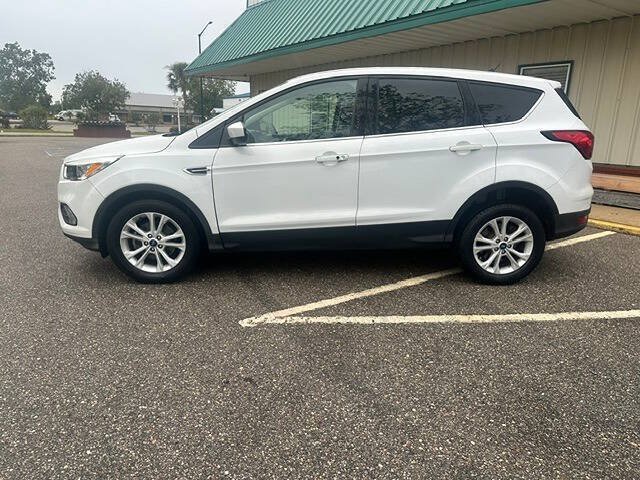 Used 2019 Ford Escape SE FWD image 3