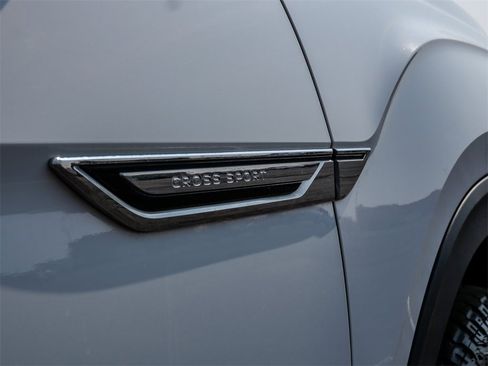 Used 2020 Volkswagen Atlas Cross Sport S image 10
