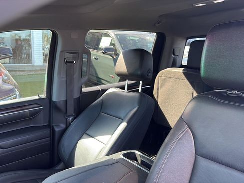 Used 2023 GMC Sierra 1500 SLT w/ SLT Convenience Package image 14