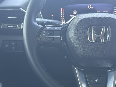 Certified 2025 Honda Pilot Elite image 18