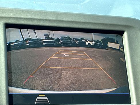 Used 2021 Chevrolet Equinox LT FWD image 29