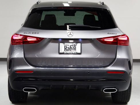 Used 2025 Mercedes-Benz GLA 250 4MATIC image 12