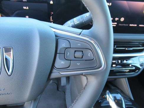 Used 2024 Buick Envista Avenir image 19