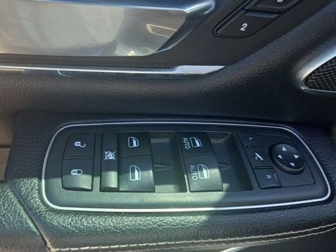 Used 2019 RAM 1500 Laramie RWD image 11