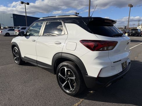 Used 2022 Chevrolet TrailBlazer RS w/ Sun and Liftgate Package image 4