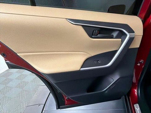 Certified 2024 Toyota RAV4 LE AWD/4WD image 36