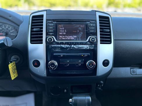 Used 2017 Nissan Frontier S image 16