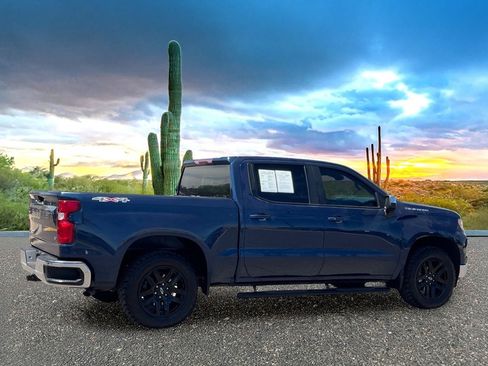 Used 2022 Chevrolet Silverado 1500 LT AWD/4WD image 5