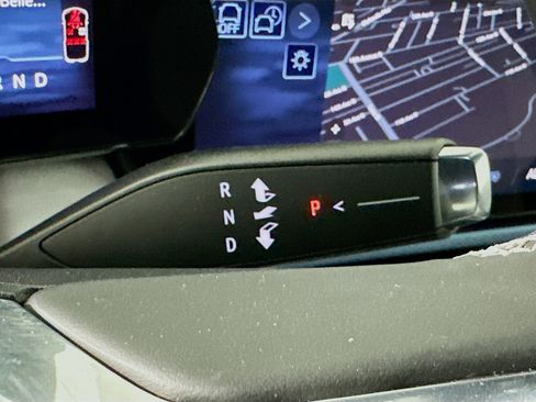 Used 2025 Chevrolet Equinox EV LT FWD image 25