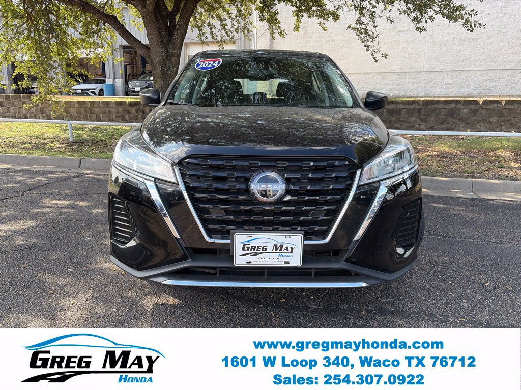 Used 2024 Nissan Kicks S FWD image 2