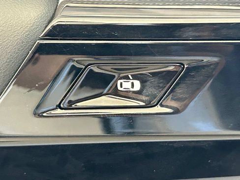 Used 2026 BMW 740i RWD image 41