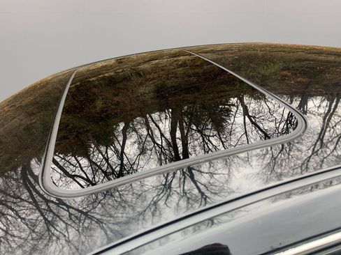 Used 2011 Nissan Altima 2.5 S w/ 2.5S Premium Audio Pkg image 3