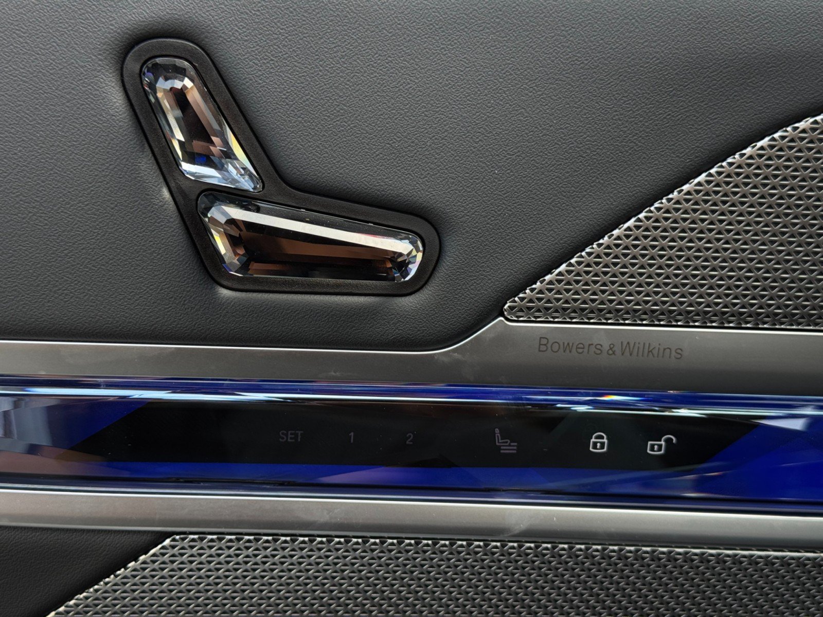 Used 2025 BMW 740i RWD image 18