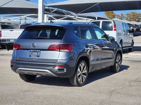 Used 2024 Volkswagen Taos SE image 7