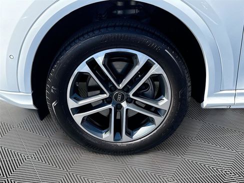 Certified 2025 Audi Q5 Premium w/ Convenience Package AWD/4WD image 32