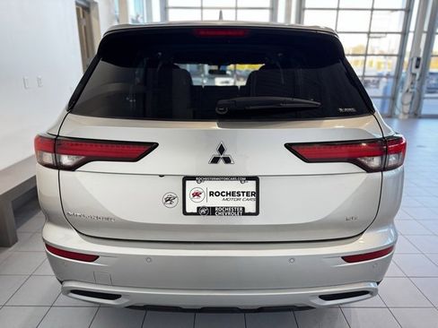 Used 2024 Mitsubishi Outlander SE image 37