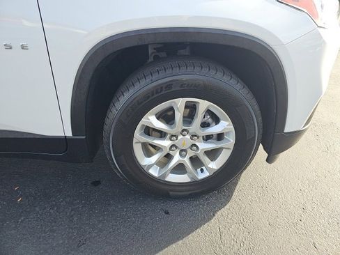 Used 2021 Chevrolet Traverse LS image 83