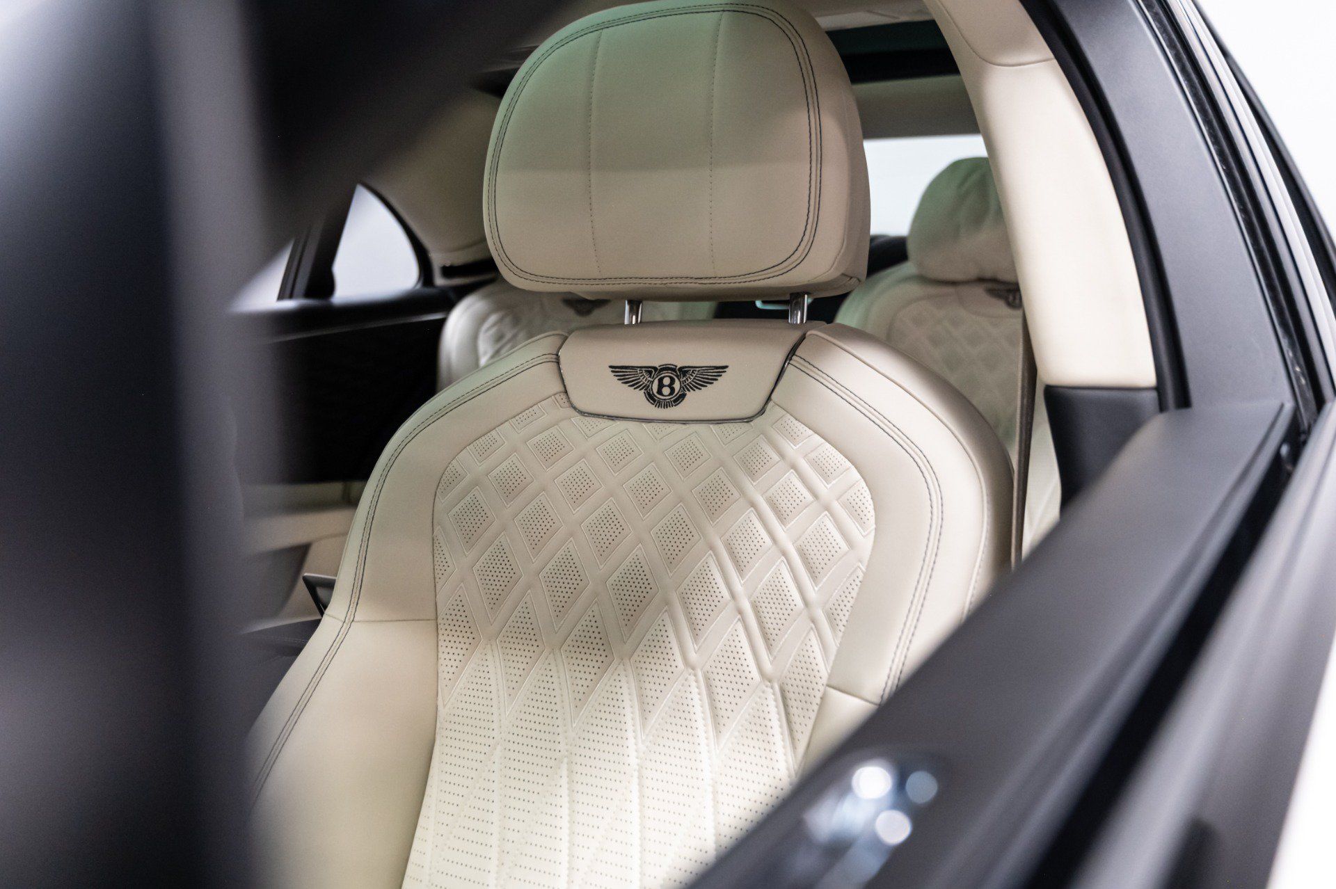 Used 2021 Bentley Flying Spur W12 AWD/4WD image 29