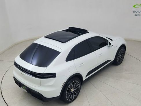 Used 2025 Porsche Macan Electric RWD image 77
