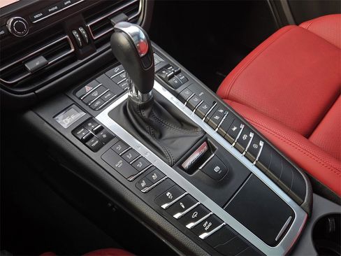 Used 2021 Porsche Macan GTS image 24