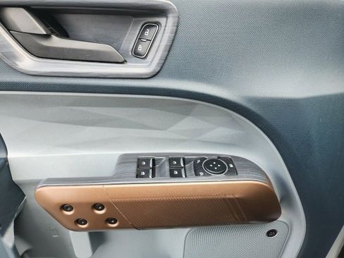 Used 2023 Ford Maverick Lariat w/ Lariat Luxury Package image 8