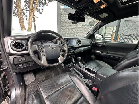 Used 2020 Toyota Tacoma TRD Off-Road w/ TRD Premium Off Road Package image 14